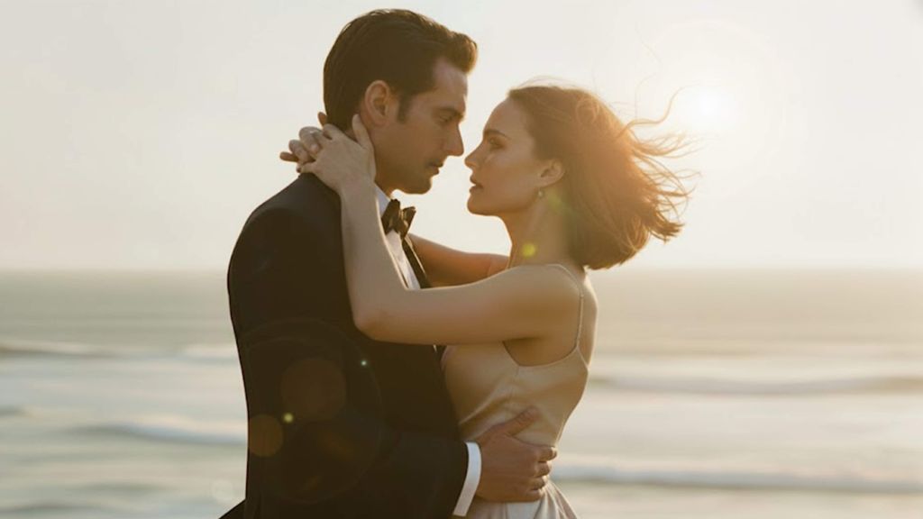 5-dior-ai-photo-real-art-krystal-newmark-kiss-embrace-famousframes